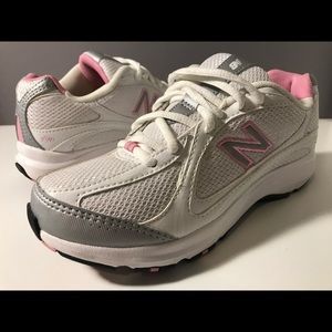 Women’s New Balance Shoes - Size 6